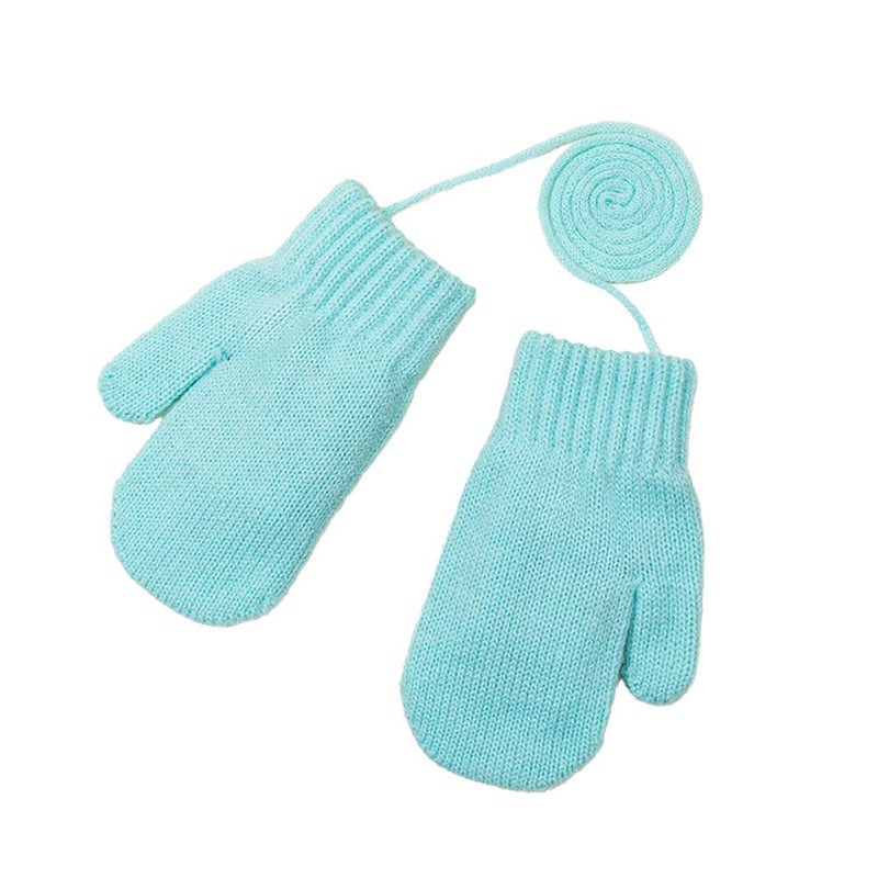 Solid color knitted cold-proof mittens for boys and girls, perfect for playing in the snow, 1-4 year old children's winter warm gloves.